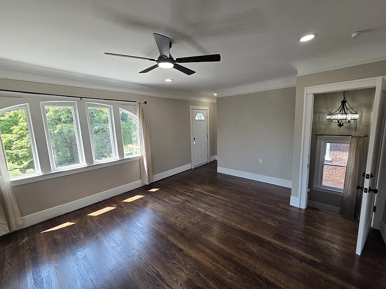 3964 Helen St — Photo 6