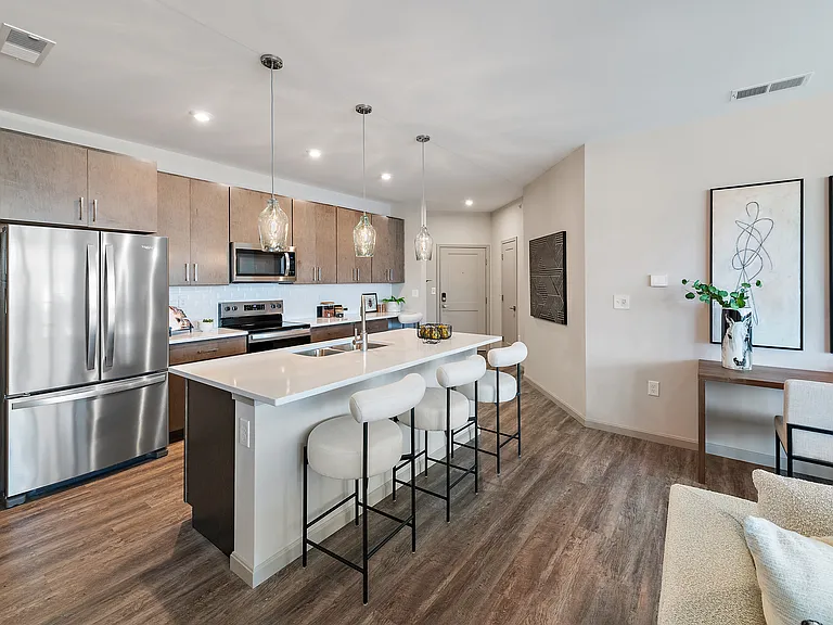 19Nineteen Promenade — Photo 215