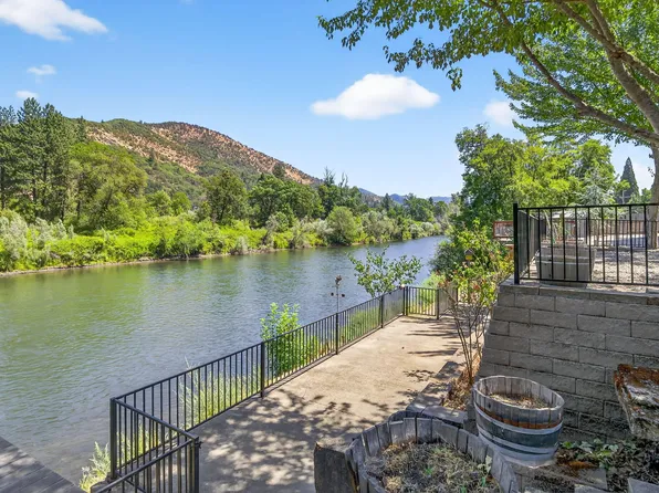 5508 Rogue River Hwy, Gold Hill, OR 97525