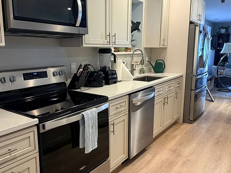 2637 Afton Pl NE — Photo 31