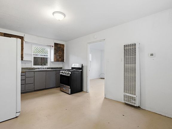 4th image of 730 Lewis Rd #B
