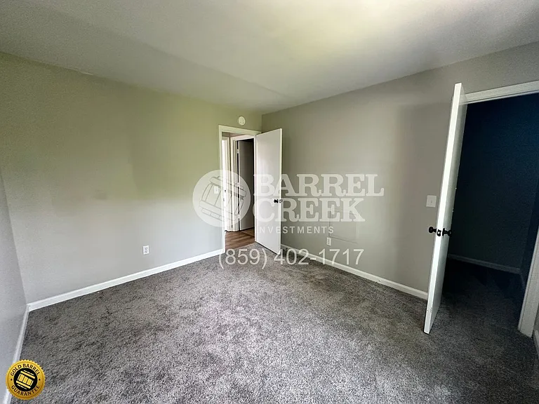 130 Ewing Ave — Photo 10