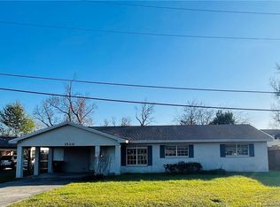 1529 John Dr, Lake Charles, LA 70605