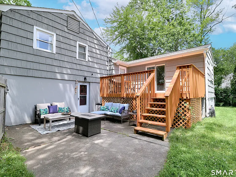 163 Windsor Rd — Photo 25
