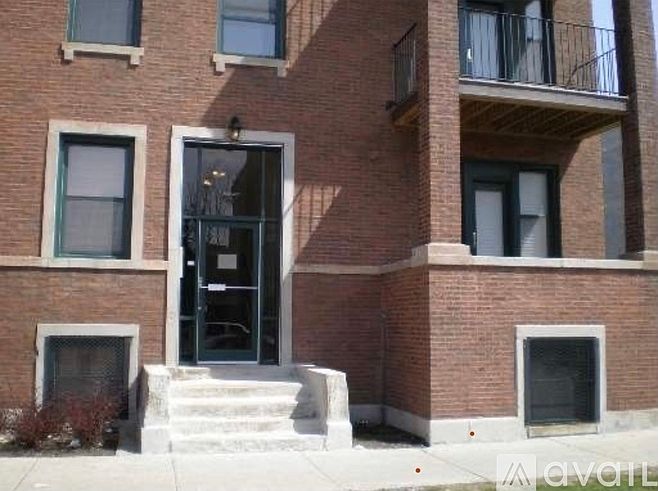 1st image of 5007 S Prairie Ave #C