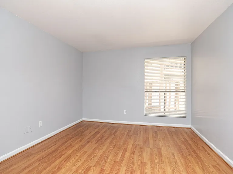2100 Wilcrest Dr #B — Photo 11
