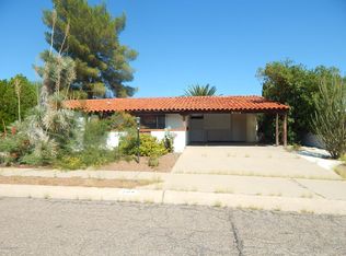 109 E El Limon, Green Valley, AZ 85614
