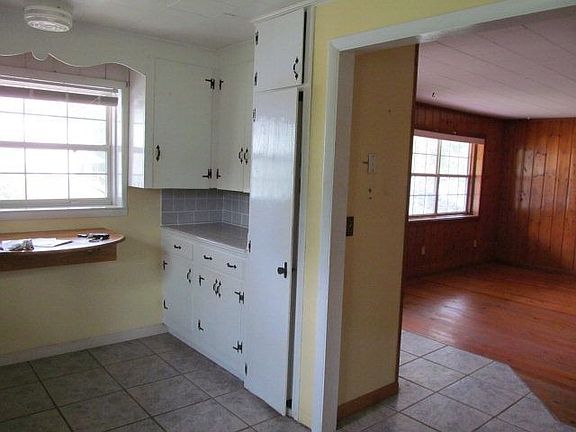 4th image of 161 N Dalton St