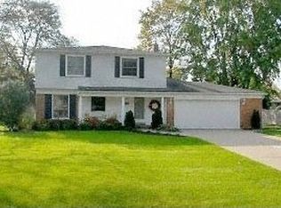 2559 Oxford Dr, Troy, MI