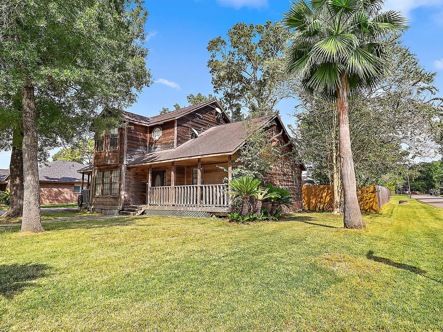 4 bed, 2.5 bath, 1984 sqft, $2,250 — Photo 2
