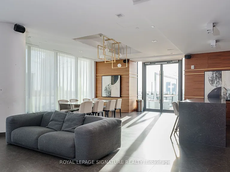 898 Portage Pkwy #5903 — Photo 32