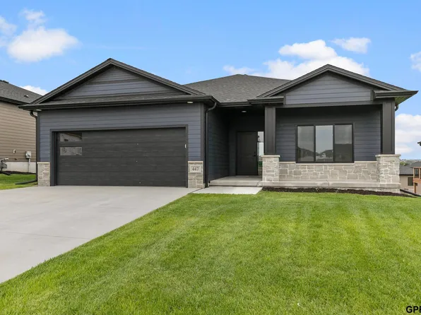 435 105th St, Lincoln, NE 68527