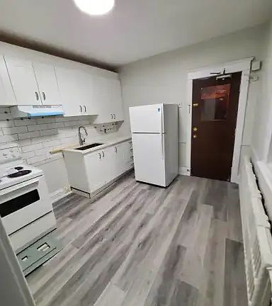 3rd image of 106 Armstrong St #5