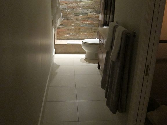 2nd image of 600 W 9th St APT 606