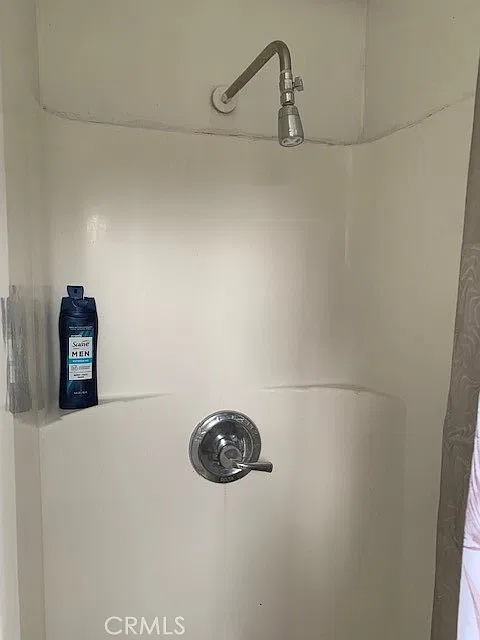 2 bed, 800 sqft, $2,000 — Photo 3