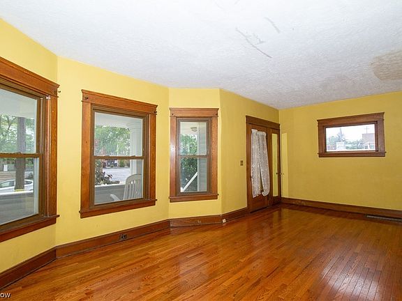 4th image of 1417 Cordova Ave