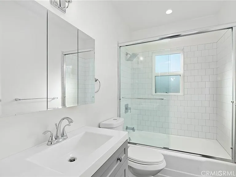 5715 Campo Walk — Photo 18