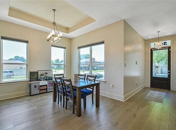 5th image of 3601 Plaza Dr