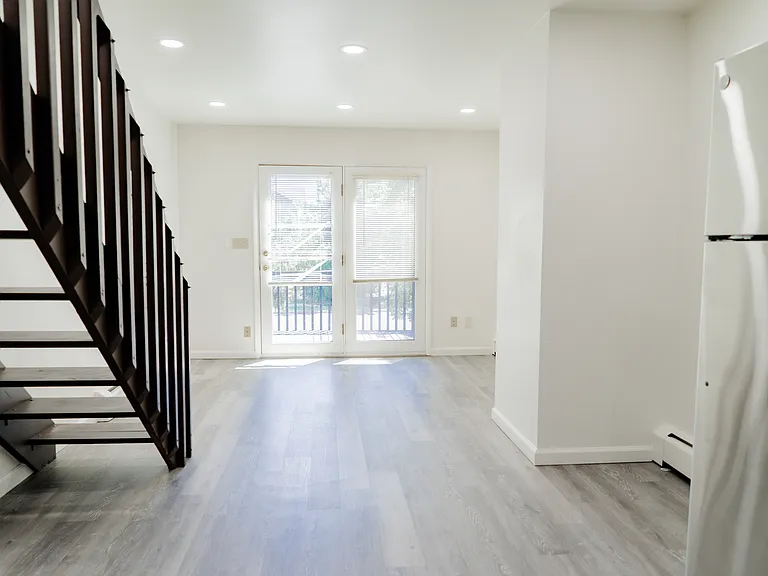 2355 Grove St #9 — Photo 2