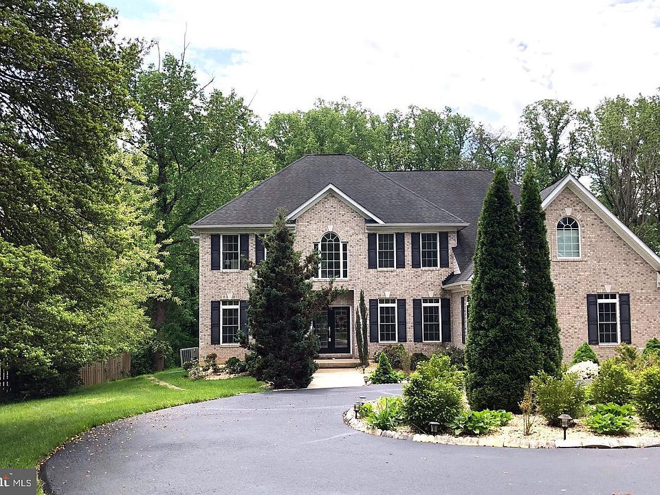 1st image of 121 Kingsley Rd SE