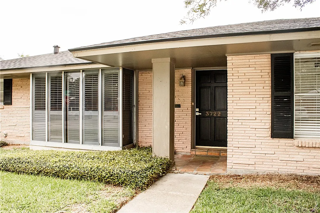 3 bed, 2.0 bath, 1547 sqft, $2,195 — Photo 2