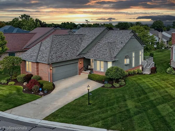 57140 Copper Creek Dr W, Washington, MI 48094