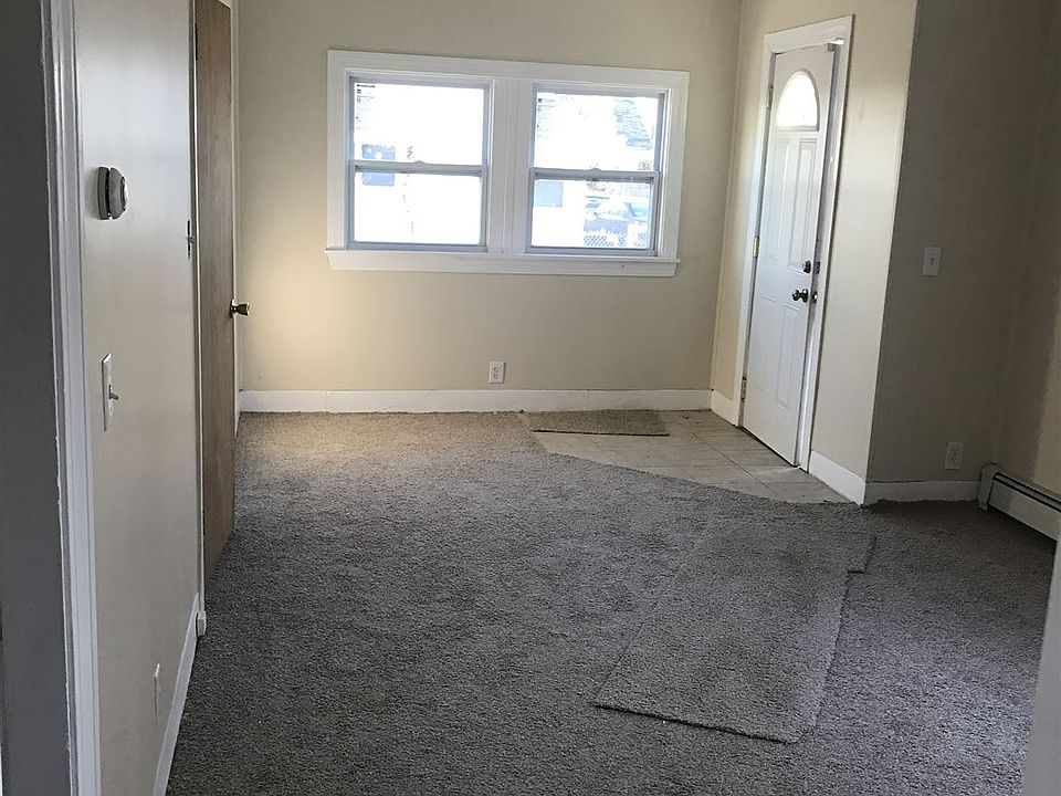 2nd image of 24 Rufus St