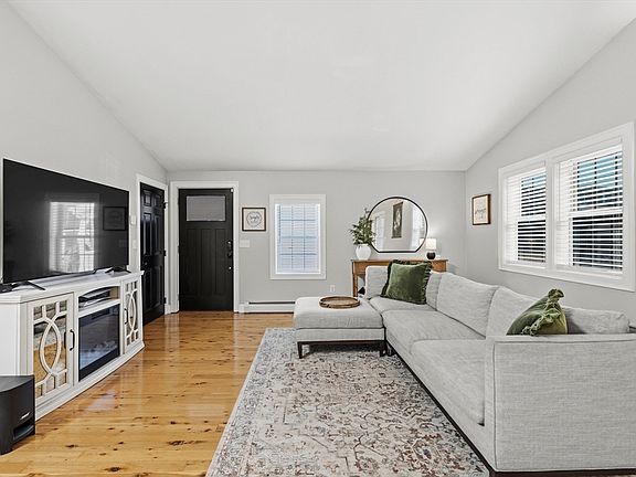 4th image of 58 Bowler St