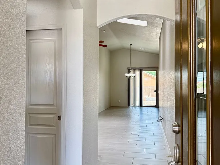 1169 Barnes Dr — Photo 4