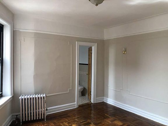 4th image of 14325 84th Dr APT 3E