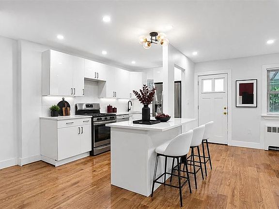 4th image of 4081 Grace Ave