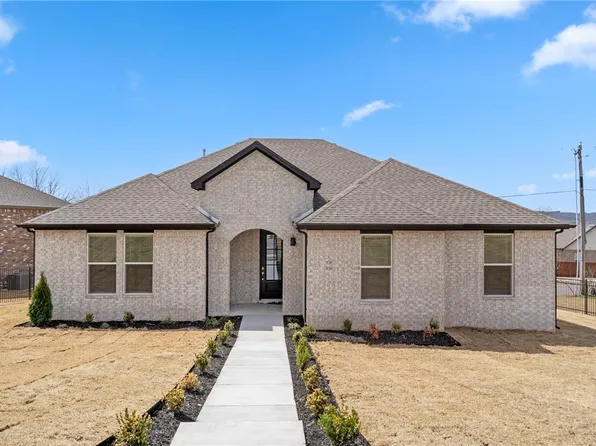 3030 S Cobalt Ave, Fayetteville, AR 72701