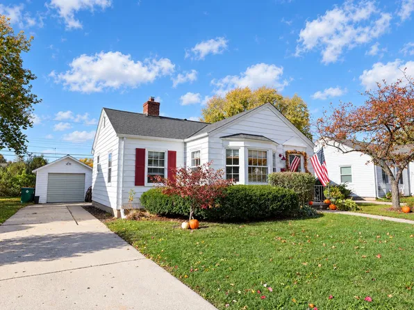 833 Gray St, Green Bay, WI 54303