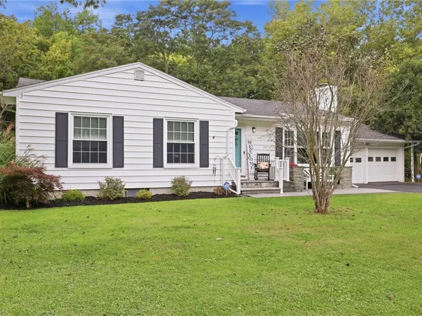 103 Brook Rd, Pittsford, NY 14534