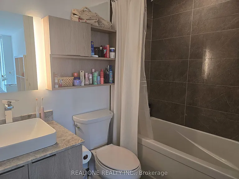 501 Yonge St #1109 — Photo 15
