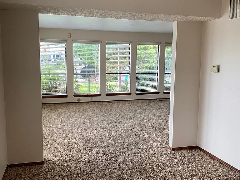 6448 W Hefner Rd — Photo 8