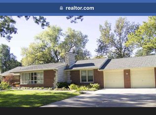 315 S Courtleigh Dr, Wichita, KS 67218