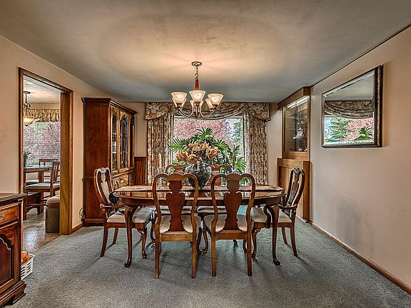 Formal Dining