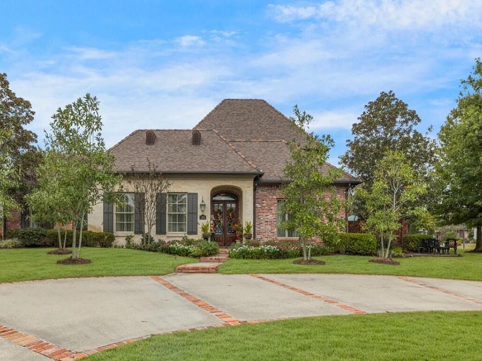 1st image of 303 Sawgrass Ln