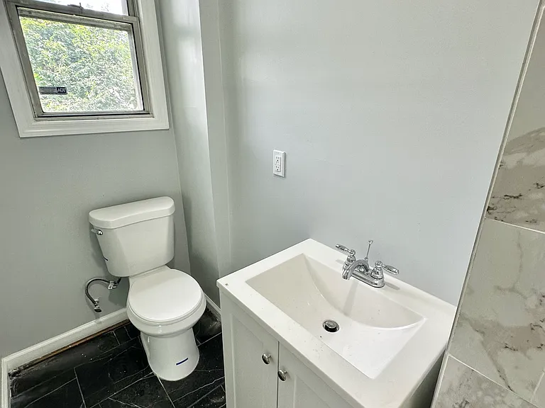169 Johnson Ave #2R — Photo 12