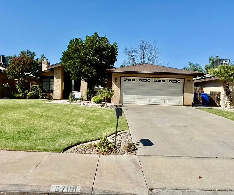 3 bed, 2.0 bath, 1101 sqft, $2,500 — Photo 3