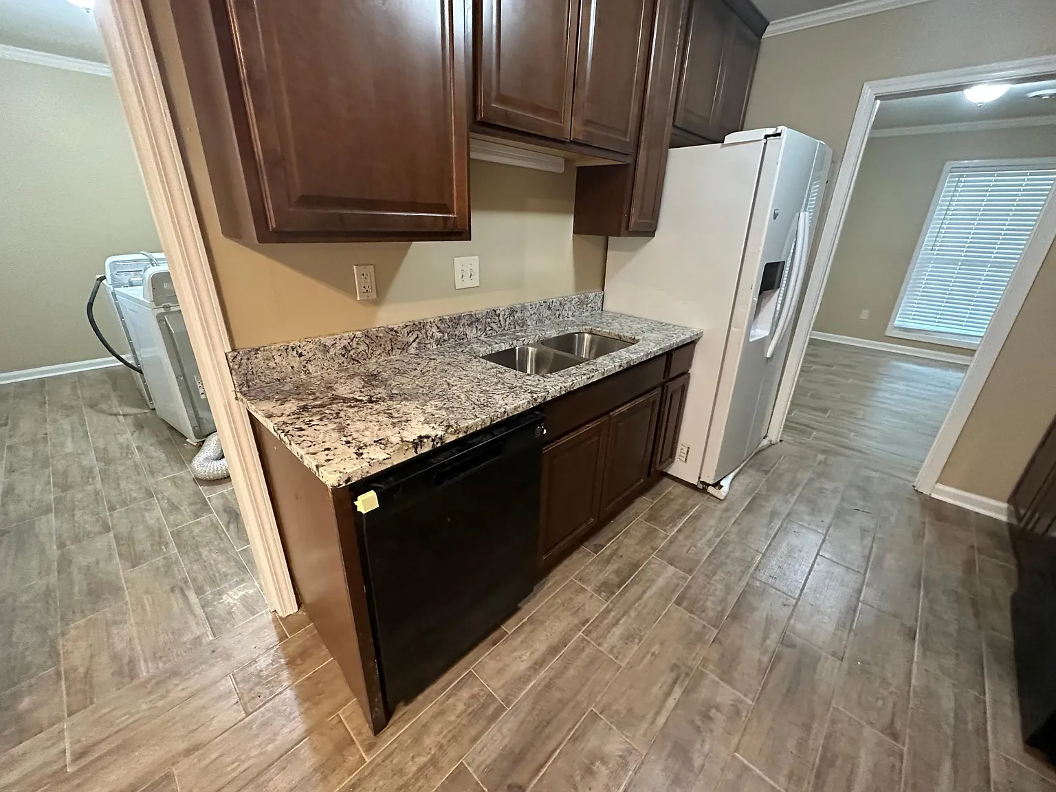 1230 Coventry Cv — Photo 4