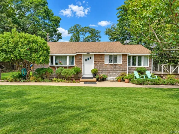 4 Holzman Drive, Hampton Bays, NY 11946