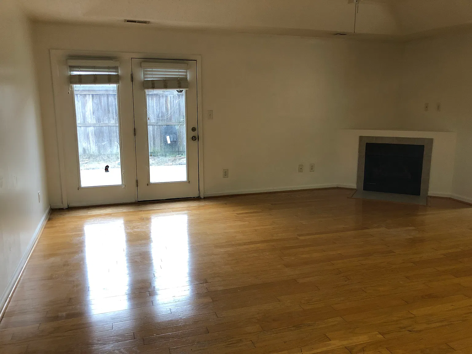 3 bed, 1800 sqft, $1,400 — Photo 4