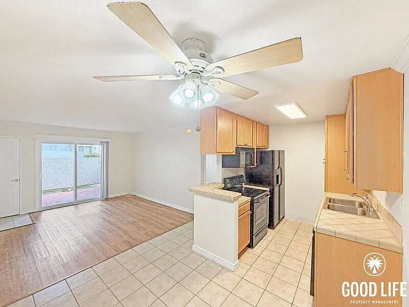 2 bed, 2.0 bath, 821 sqft, $2,700 — Photo 1