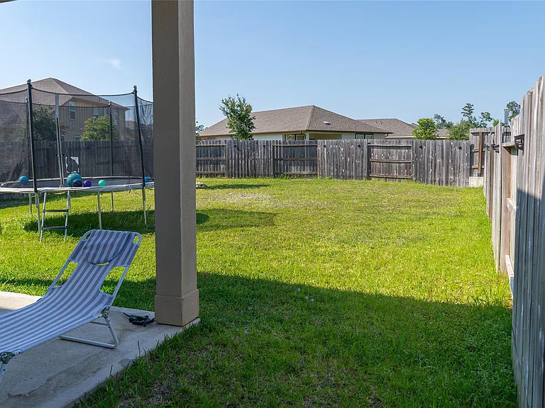 7010 Silverleaf Oak St — Photo 44