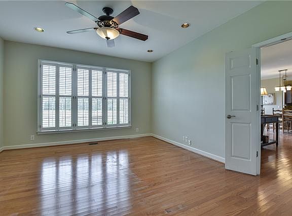 5th image of 932 Yearling Way