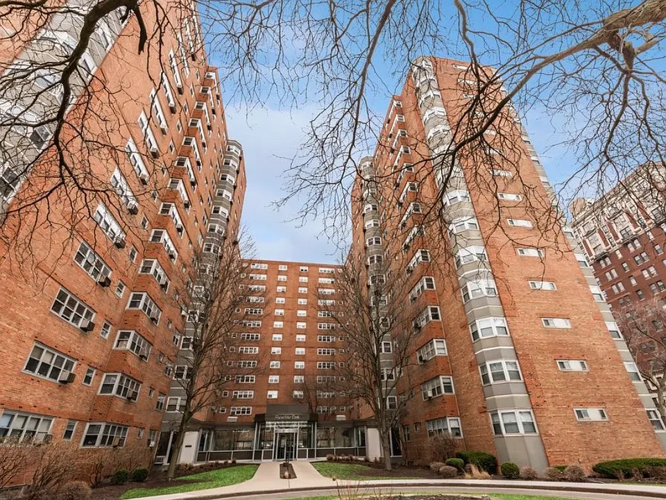 4960 N Marine Dr #419