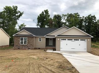 167 Von Logan Dr, Thomasville, NC 27360