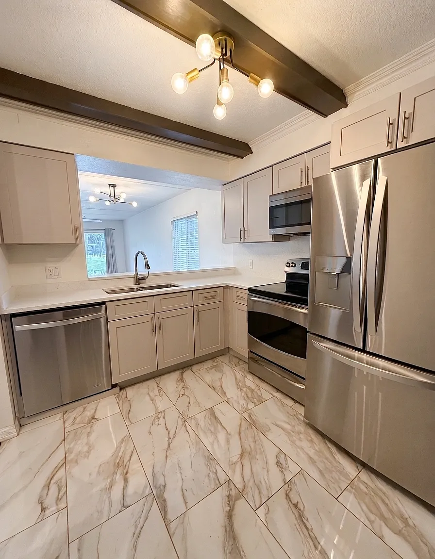 2 bed, 948 sqft, $1,975 — Photo 2